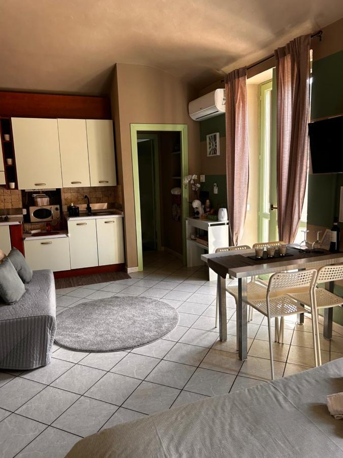 Bon Bon Del Corso Con Terrazzo E Aria Condizionata Apartment Asti Bagian luar foto